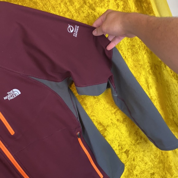 The North Face Burgundy Flight Series Jacket sz L - Picture 7 of 15